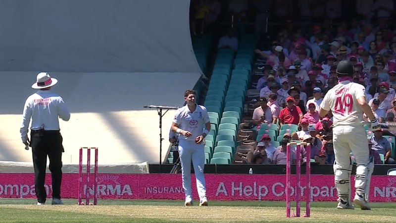 Smith tells Carse to turn his glasses around