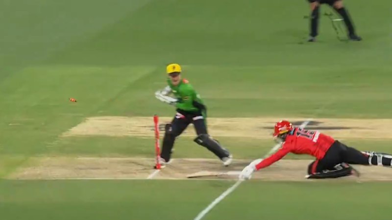 Crazy run out nearly sinks Renegades in BBL classic