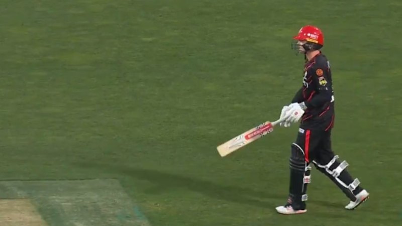 Umpires force Afridi out of attack