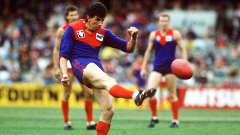 Melbourne legend Robert Flower dies