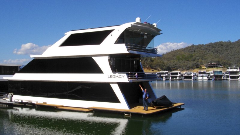 Floating Palaces Luxury Houseboats Build Up On Lake Eildon