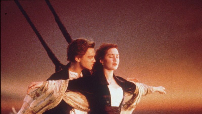 How to recreate Titanic movie's 'I'm flying' scene on board a ship