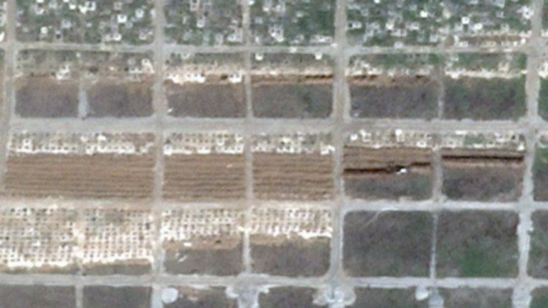 Satellite images of Mariupol show mass graves
