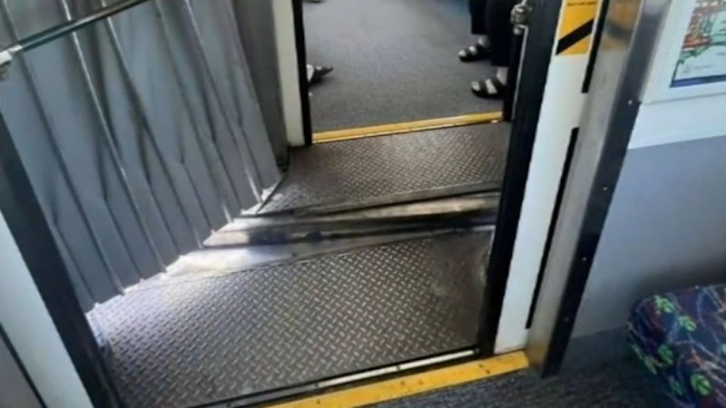 Perth train derailment brings services to standstill