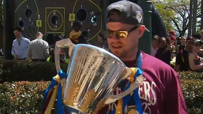 Video: Neale quits Lions captaincy