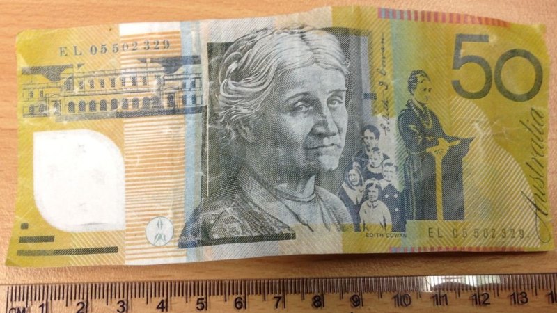 Australian new 50 dollar note - Counterfeit money detection