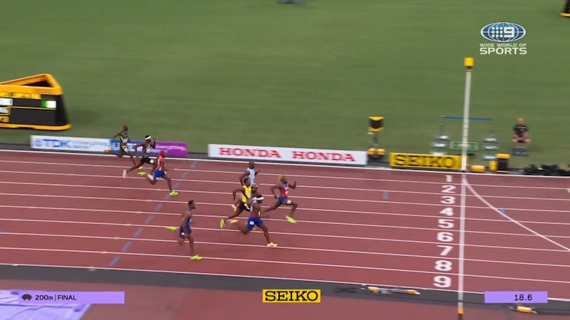 Lyles roars to 200m gold