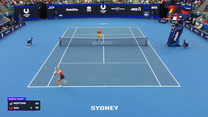 Mertens stuns rival in epic rally