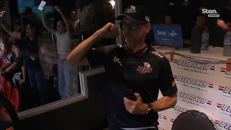 Daugunu brilliance puts Henry away