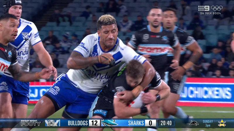 Kikau 'in strife' for stiff arm