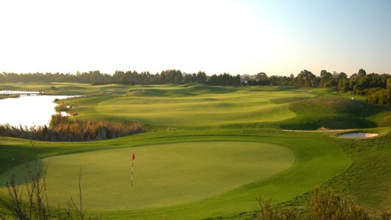 Neville Pask buying Rowville golf course from LaManna family