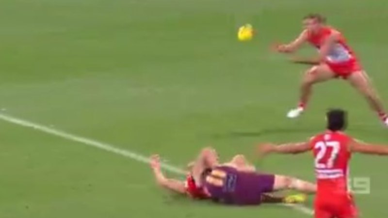 Lloyd believes Swans should send superstar for shoulder surgery