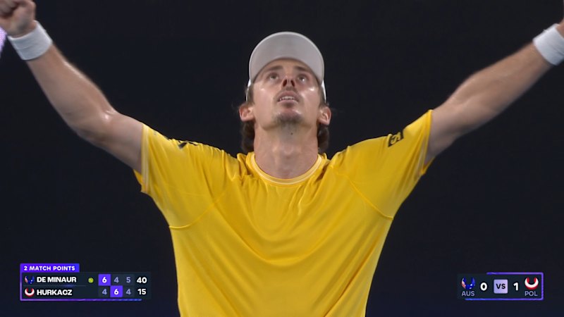De Minaur finishes off Hurkacz in two-hour show