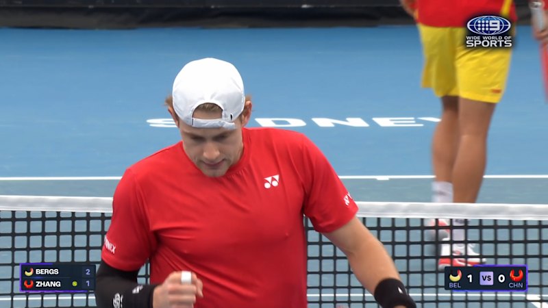 Zizou Bergs v Zhizhen Zhang