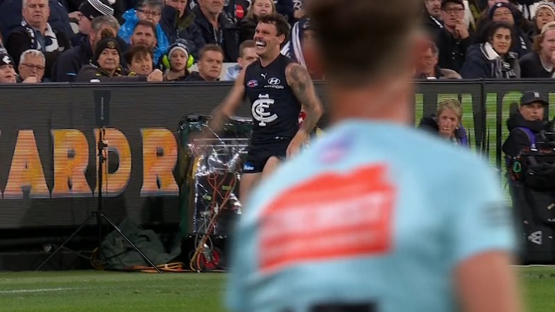 Williams hurt by Rioli chase