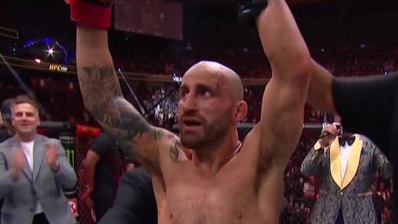 Volkanovski defends featherweight title