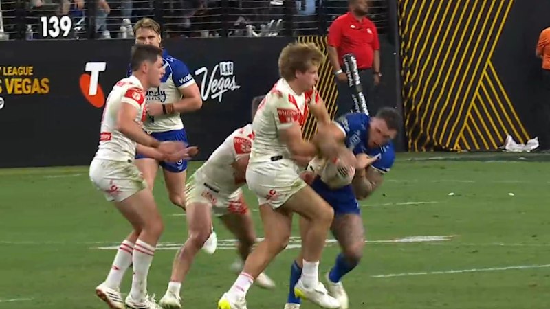 Costly strip gifts Bulldogs a chance