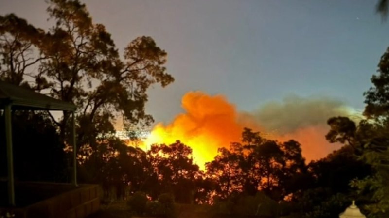 Perth Hills residents on alert for fire