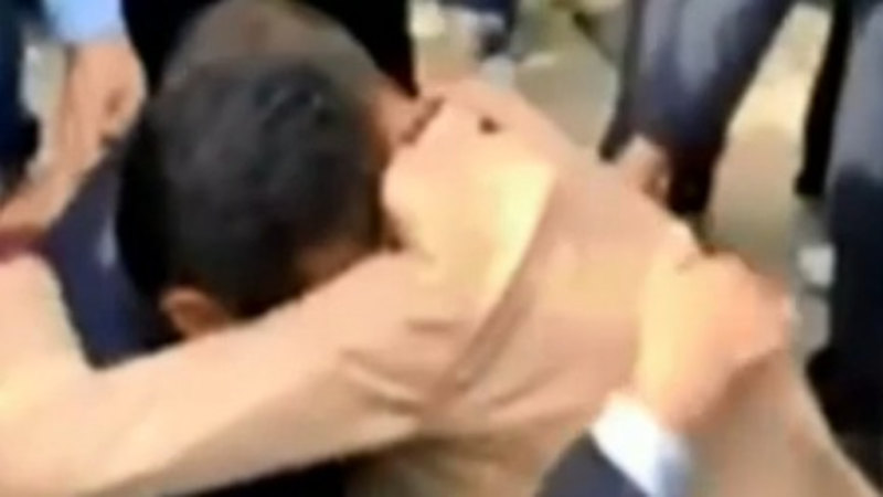 Two brothers reuniting in Iraq after being separated for 40 years