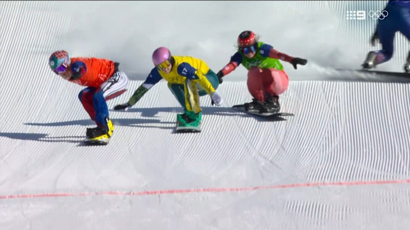 Aussie progresses in photo finish