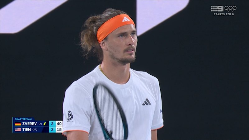 Zverev gets agitated by crowd