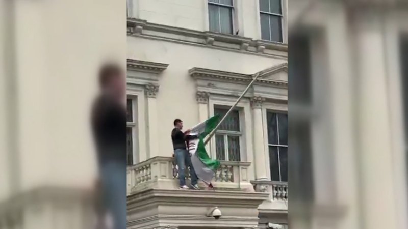 Dozens killed as fresh protests erupt across Iran