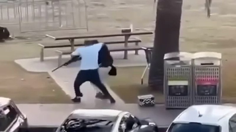 Hero bystander disarms shooter at Bondi Beach