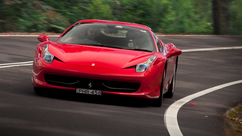 Ferrari 488 Pista Thyen Rekord Shpejtësie Zhurnal