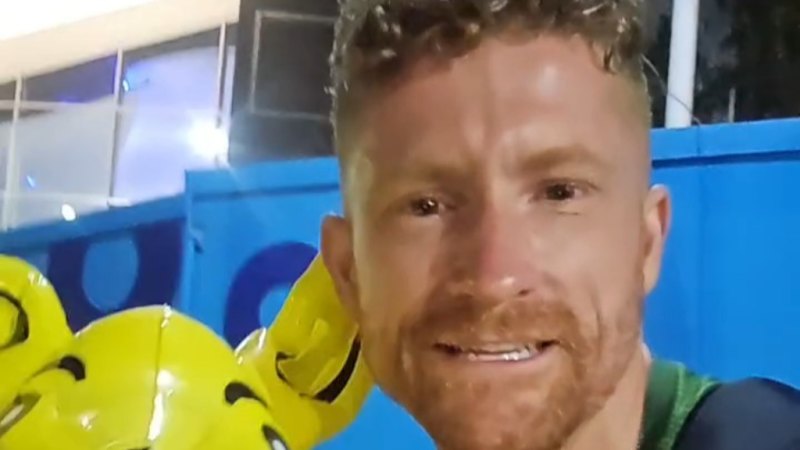 Police kick ‘rowdy’ superfan out of Australian Open