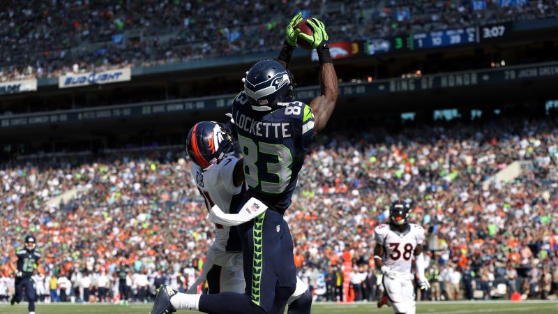 Seattle's Ricardo Lockette Gets Carted Off The Field Against Cowboys