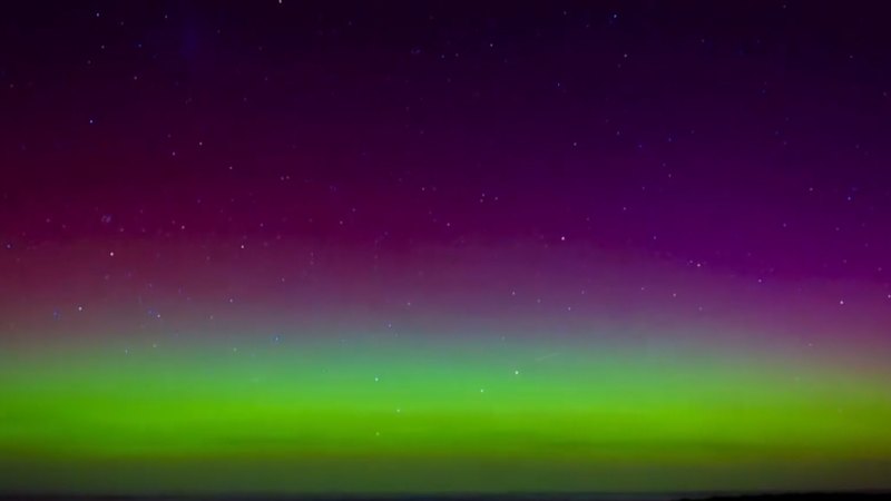 Video: Southern lights dazzle Australia