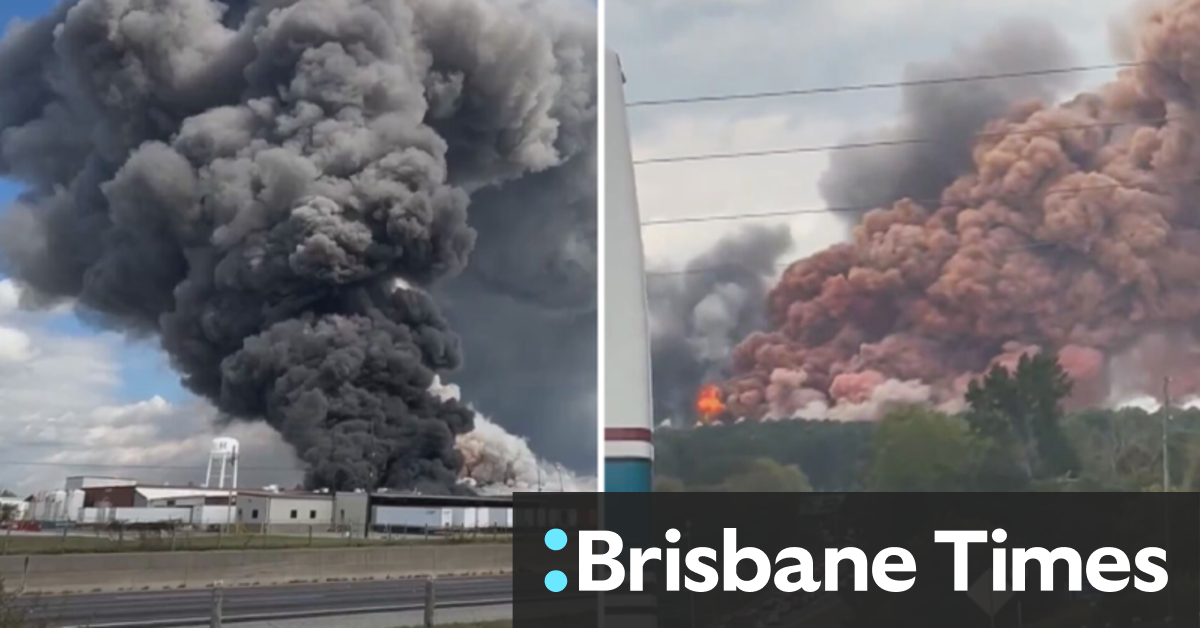 Video Huge fire at US chemical plant