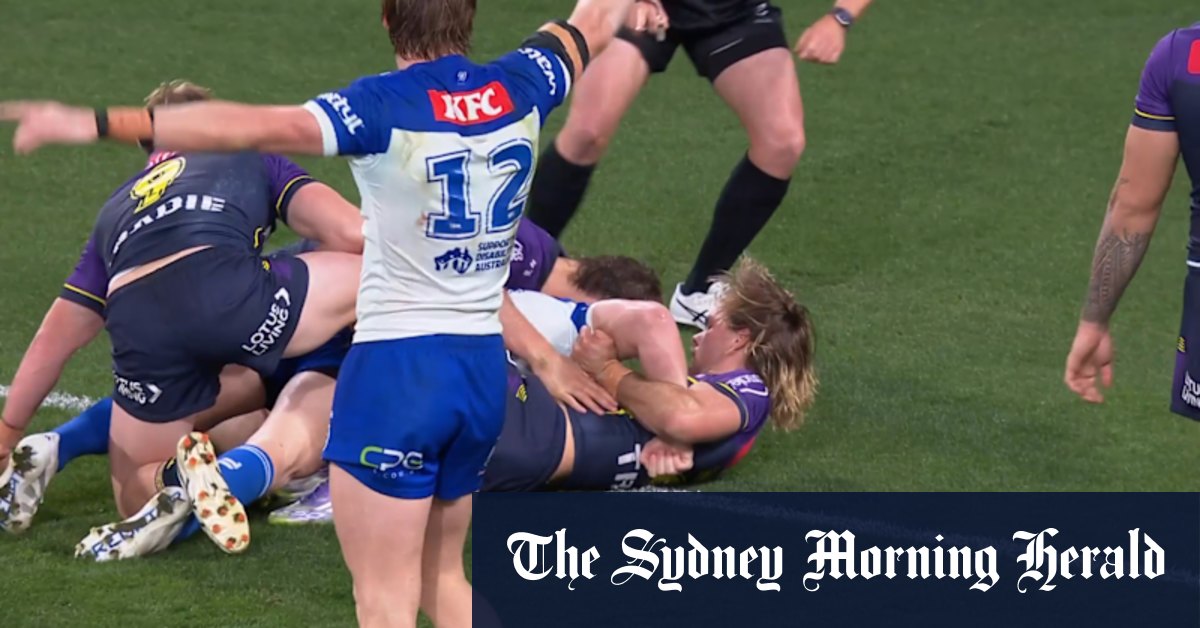 Hayward Scores First Try of the Season