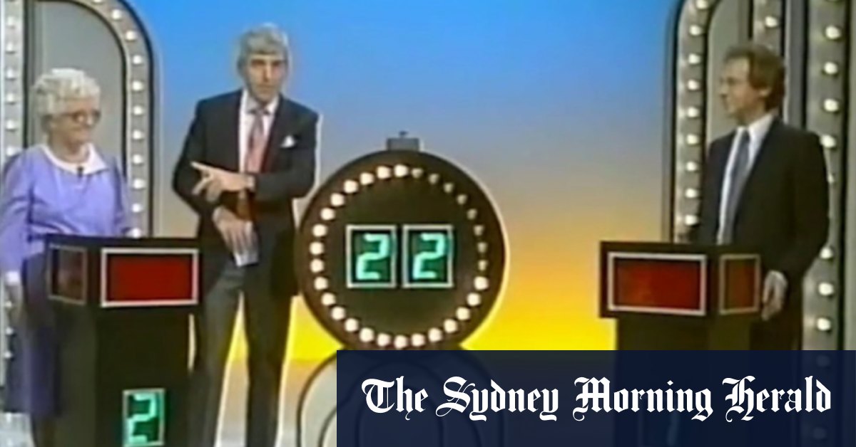 pix Tom O'connor Name That Tune https www smh com au culture tv and radio tom o connor hosts name that tune 20210719 p58au6 html