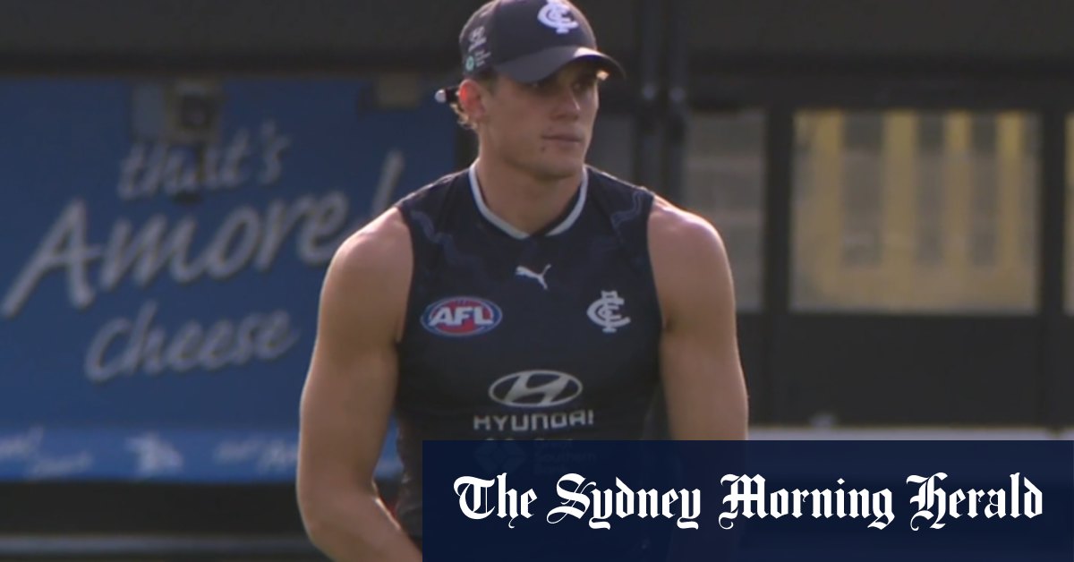 Lloyd interroge Curnow Pursuit des clubs
