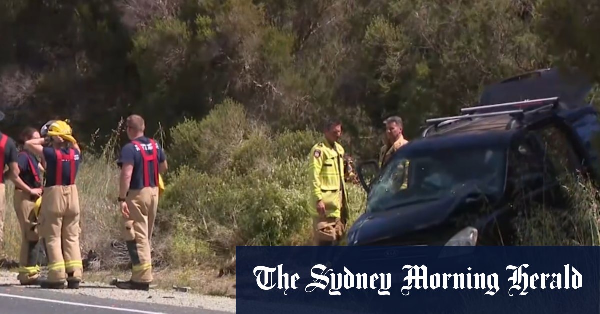 Seven in hospital after crash in Perth’s south