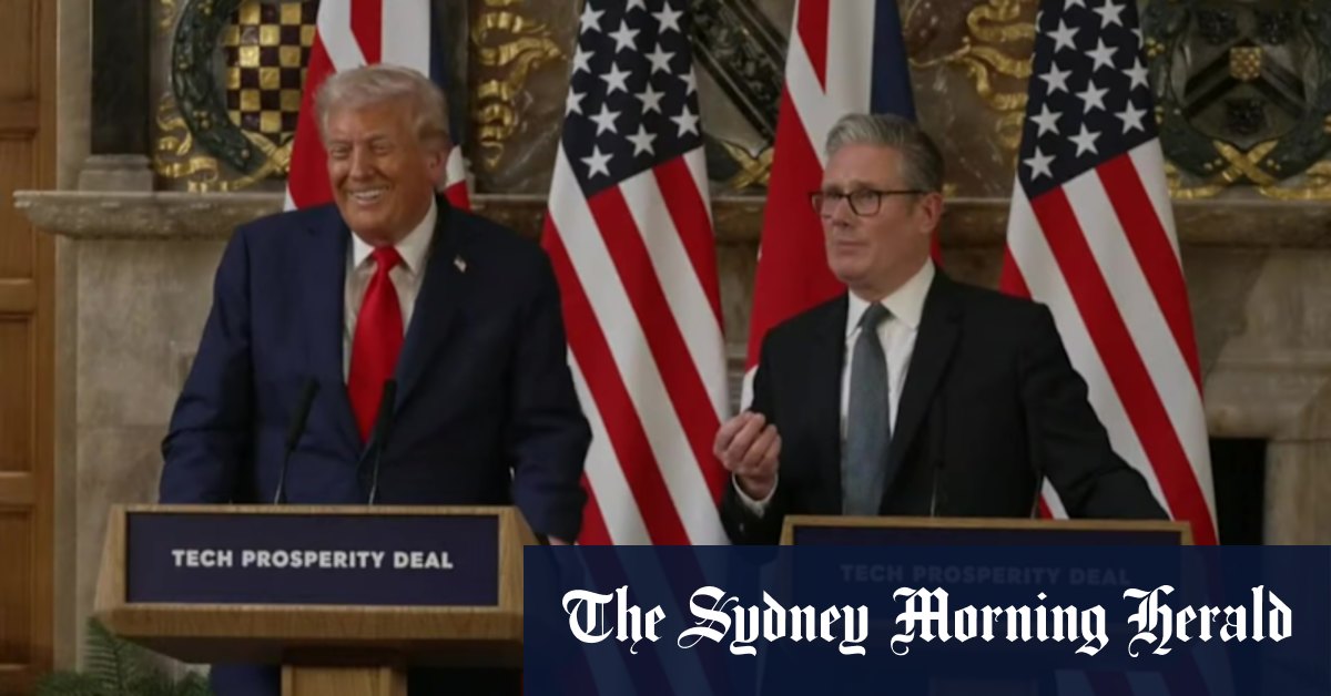 Trump pats Starmer on the back