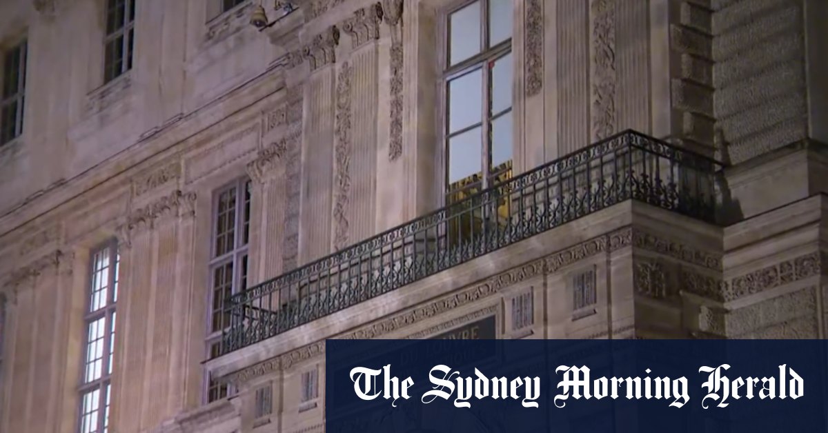 Priceless jewellery stolen in Louvre Museum heist