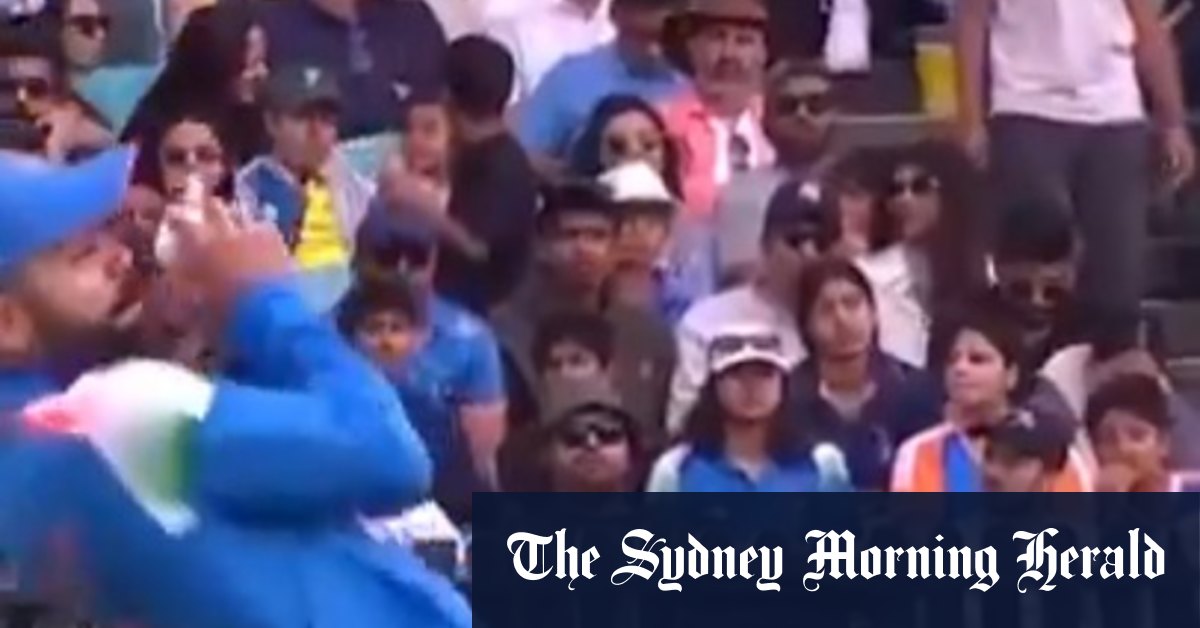 Kohli takes ripper catch to send Short packing