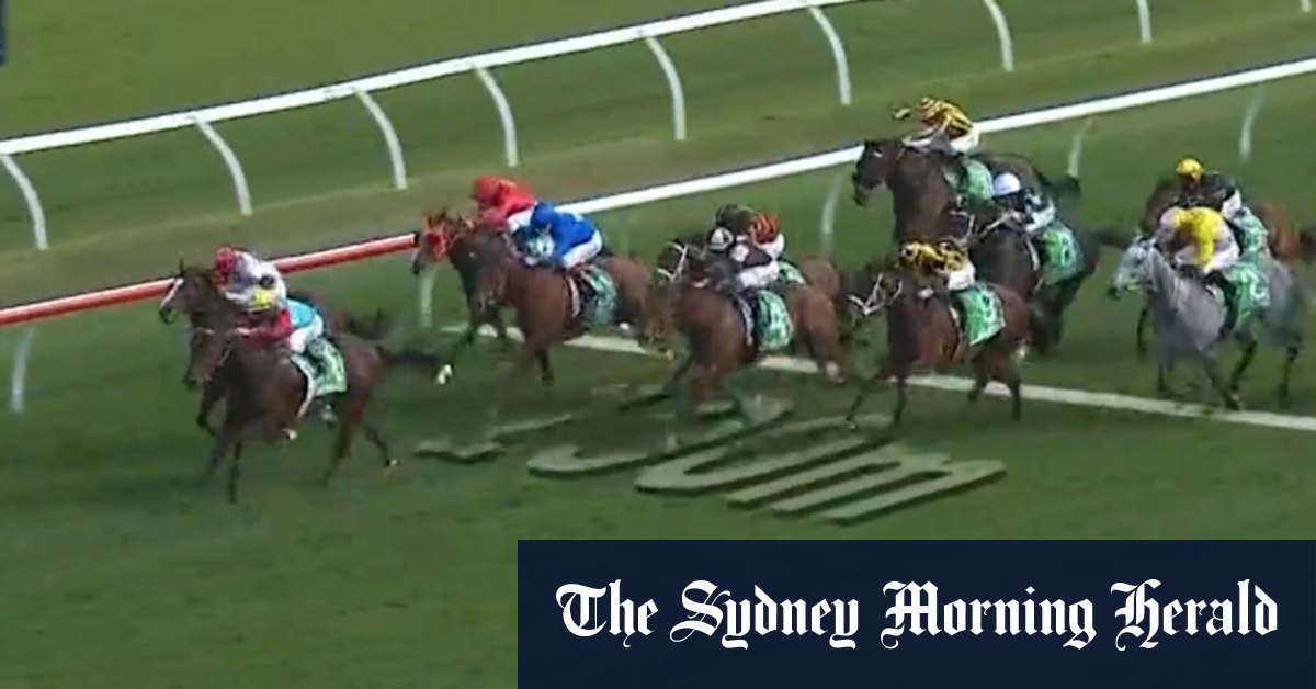 Record crowd descends on Everest Carnival