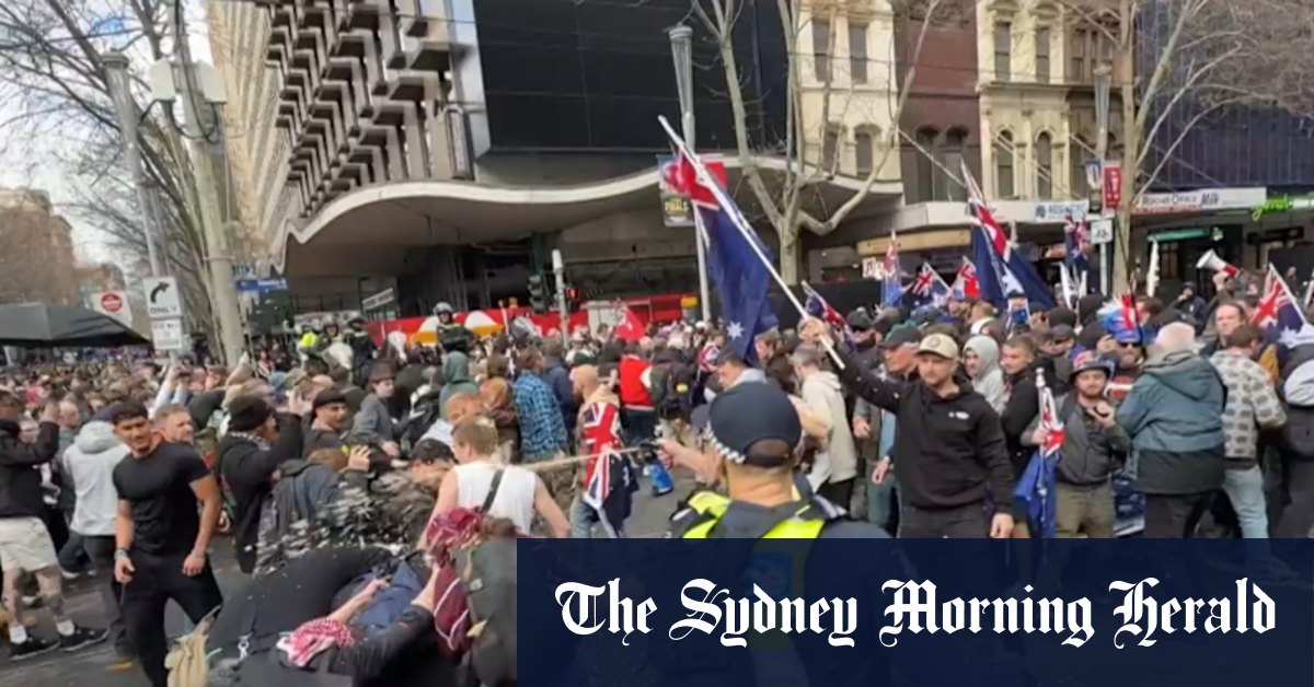 Video: Police fear riots as opposing groups prepare to march in Melbourne