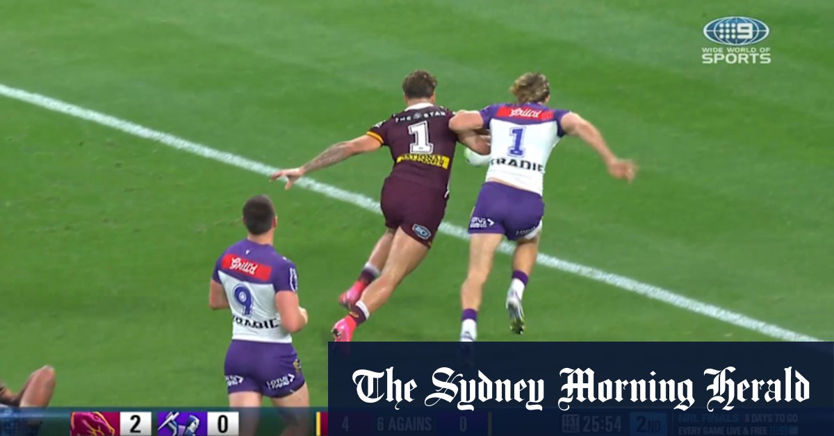 Papenhuyzen blunder opens door for Walsh try