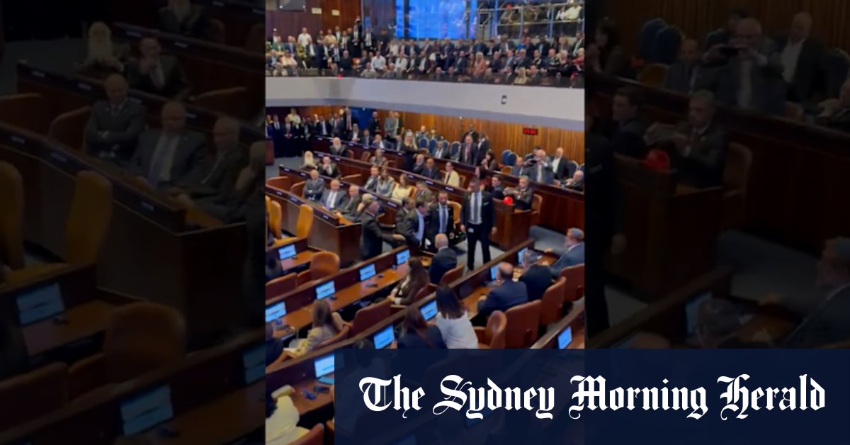 Trump speech interrupted in Knesset