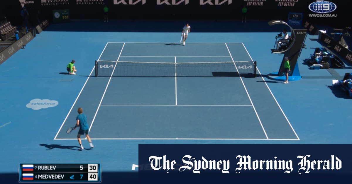 Video: Australian Open: Daniil Medvedev v Andrey Rublev