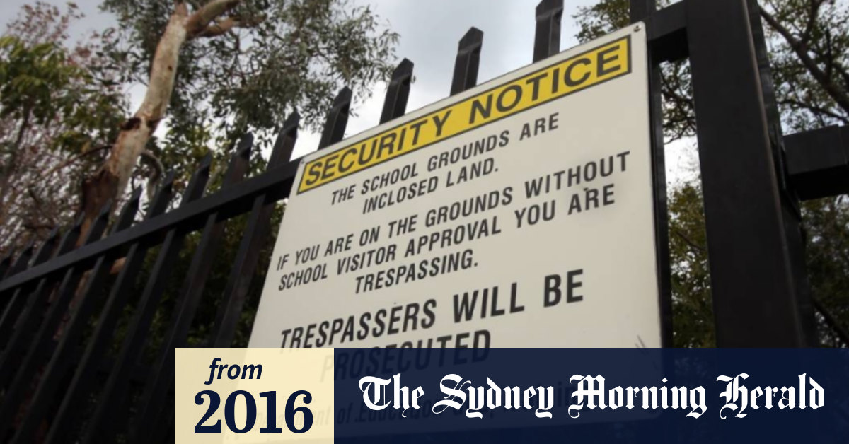 School Uses 115 Year Old Law To Ban Mother Over Facebook Accusations