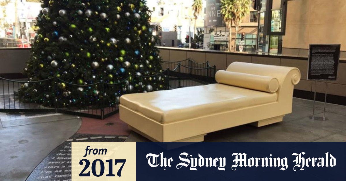 Harmless Daybed Or Casting Couch Hollywood Sculpture Removed Then Returned In Wake Of Weinstein Scandal