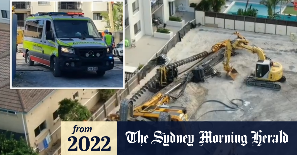 Video: Tradie injured as 50 tonne piling rig crashes to the ground