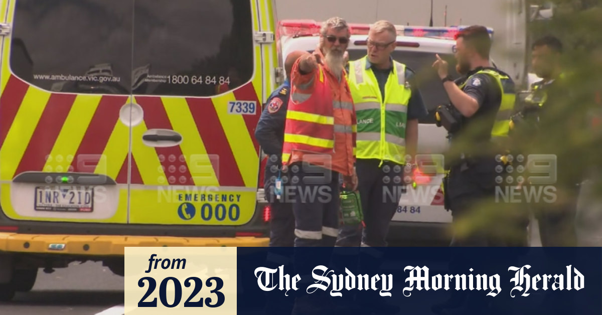 Video: Road rage incident brings traffic to standstill on Hume Highway