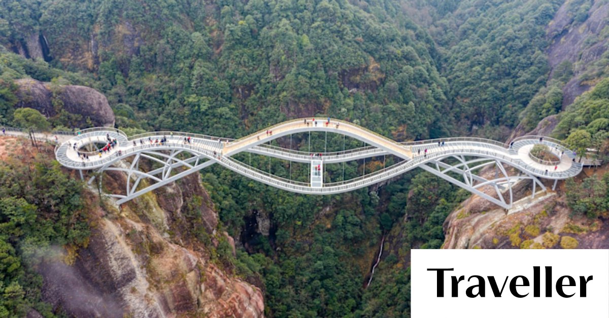 Ruyi Bridge, China: 'Bending bridge' goes viral