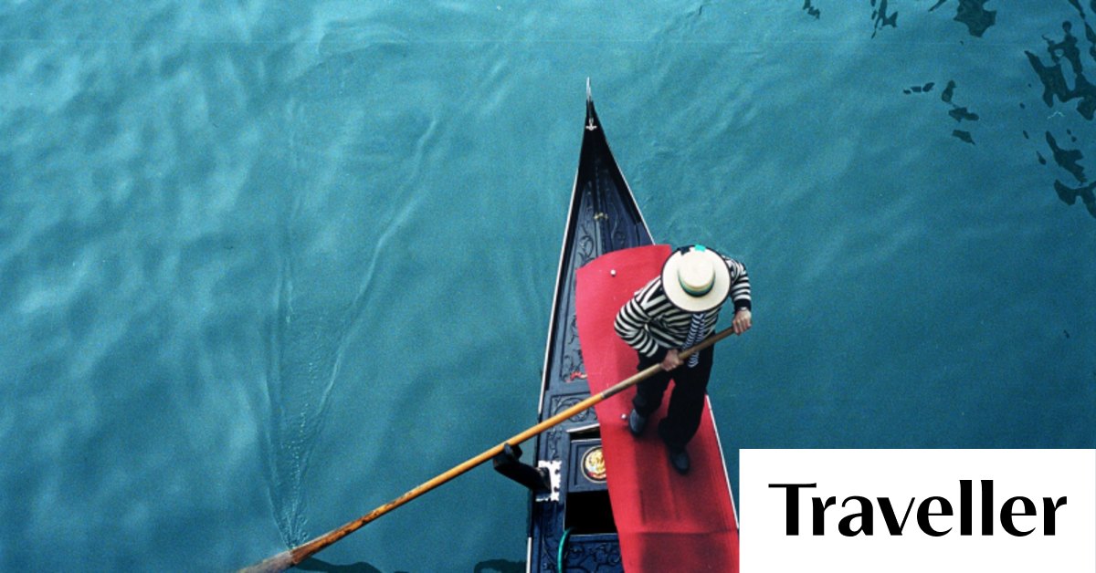 Venice bans noisy suitcases on wheels